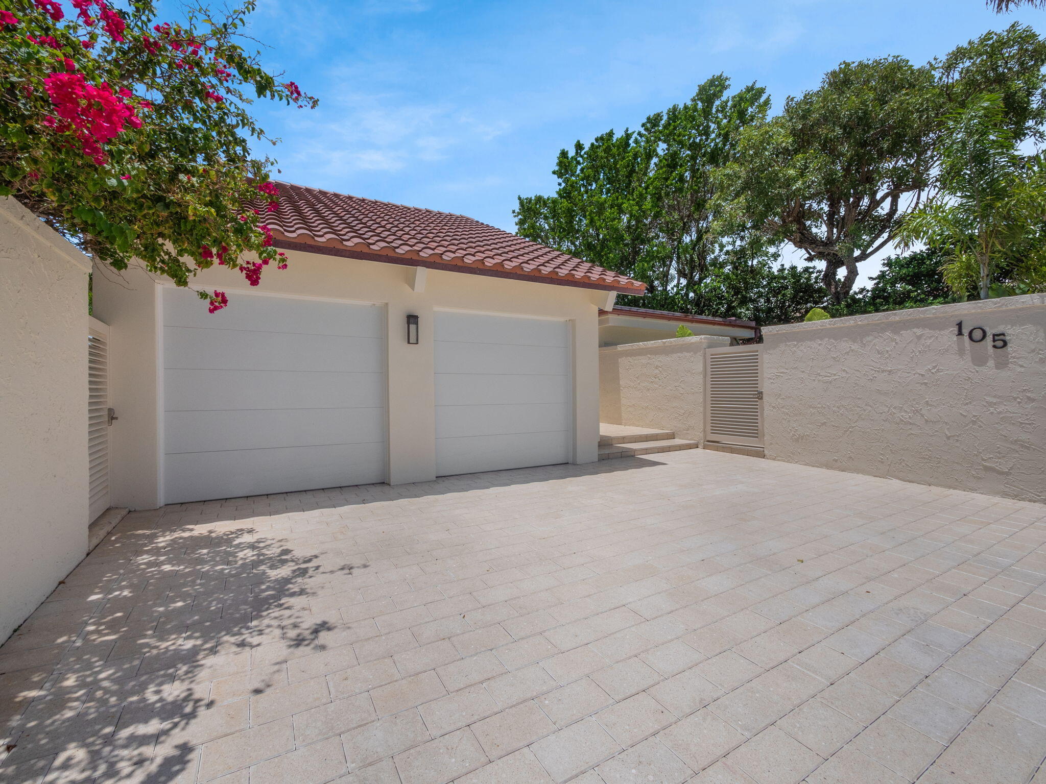 105 W Bonefish Circle