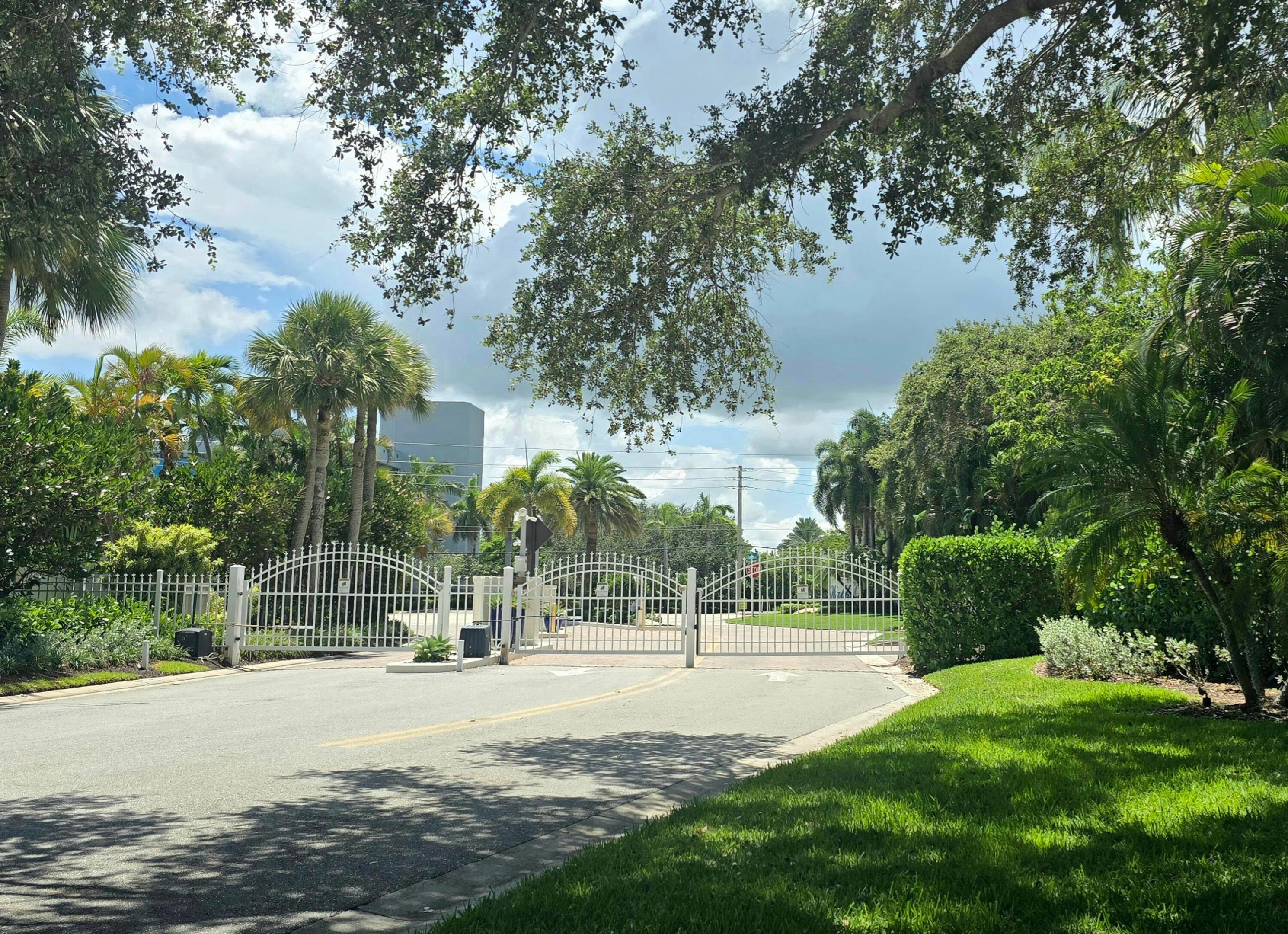 105 W Bonefish Circle