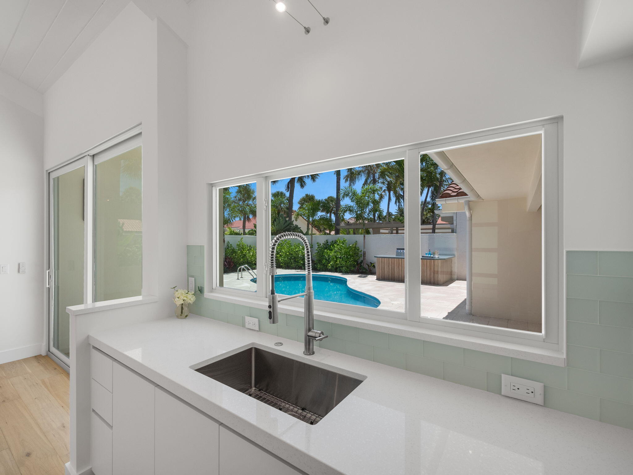 105 W Bonefish Circle