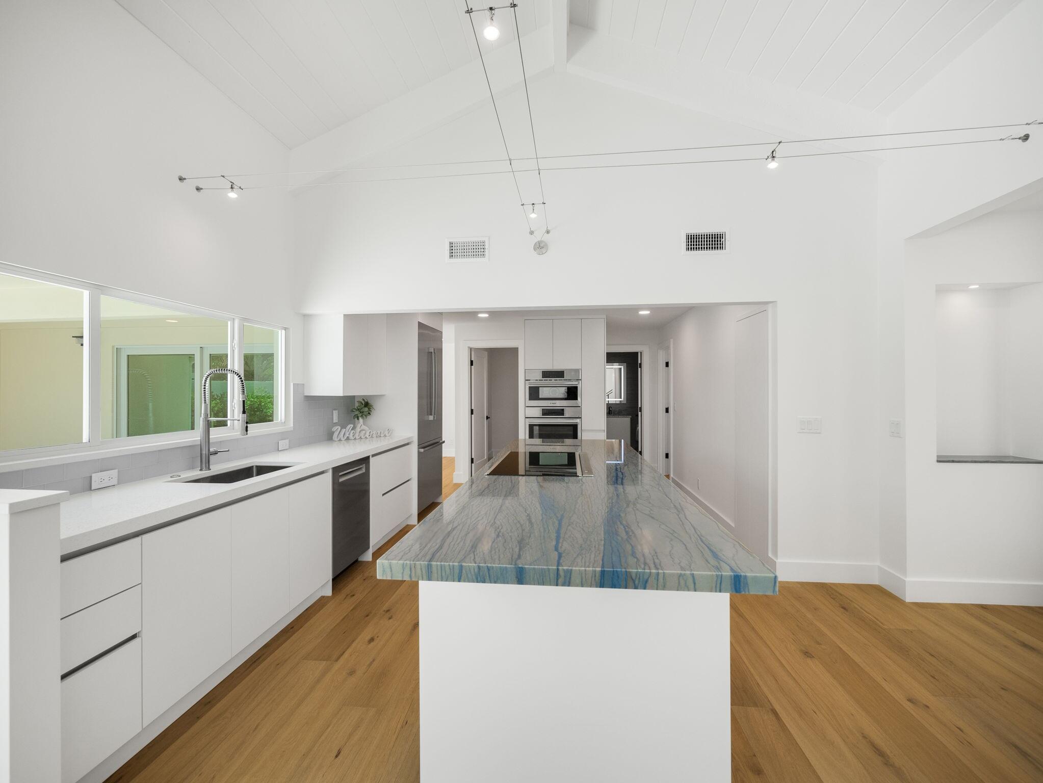 105 W Bonefish Circle