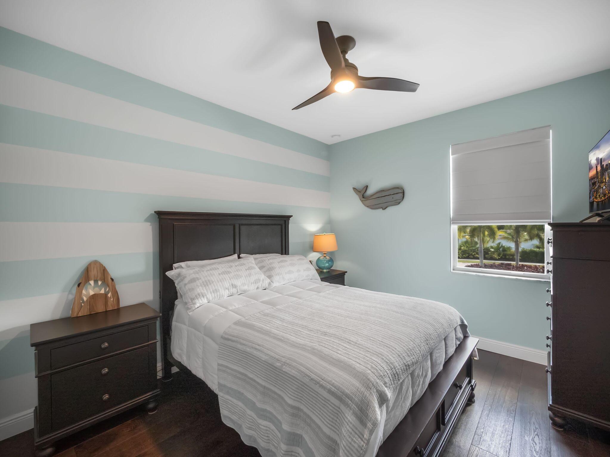 708 SW Riverwatch Place