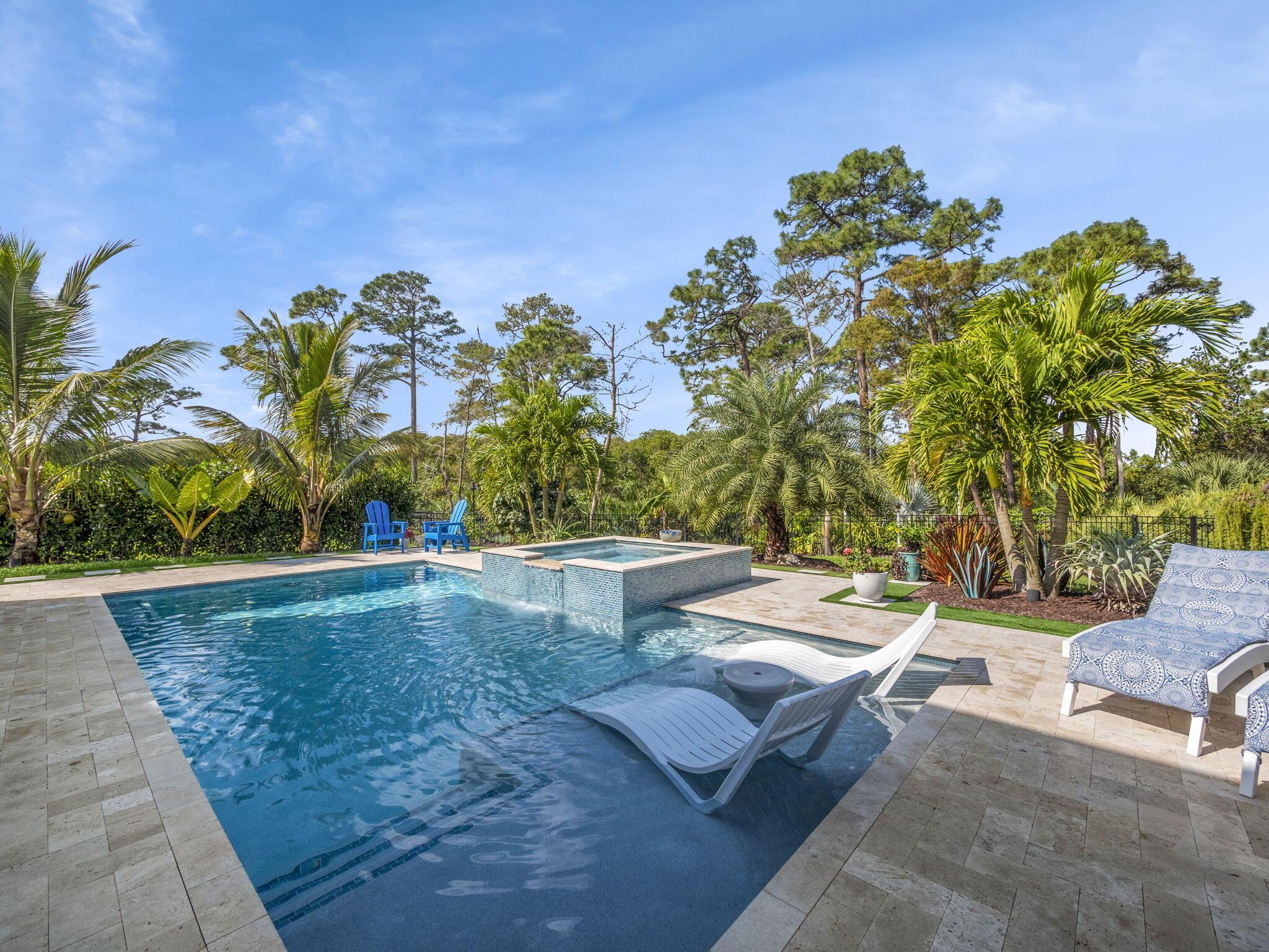 708 SW Riverwatch Place