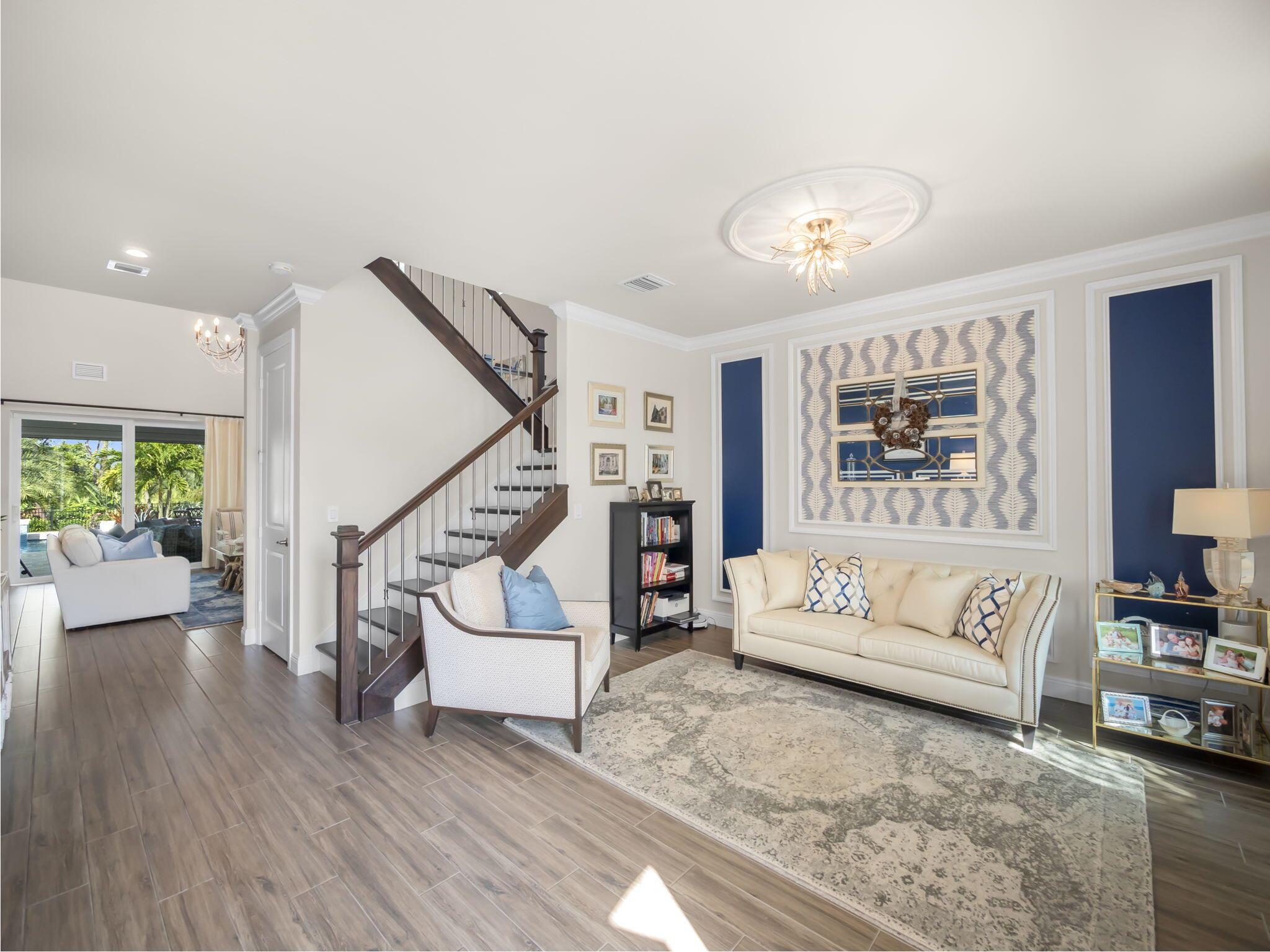 708 SW Riverwatch Place