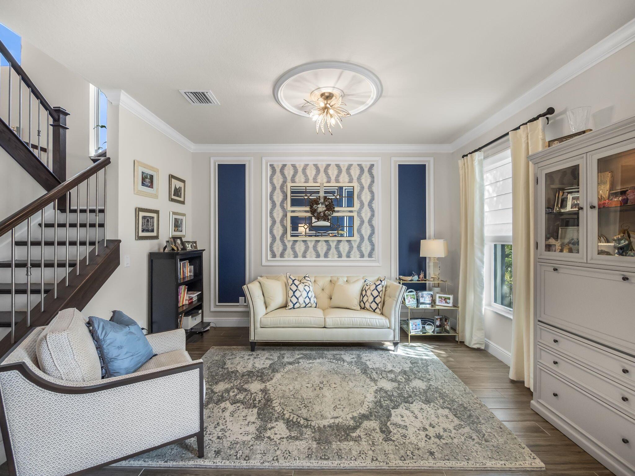 708 SW Riverwatch Place