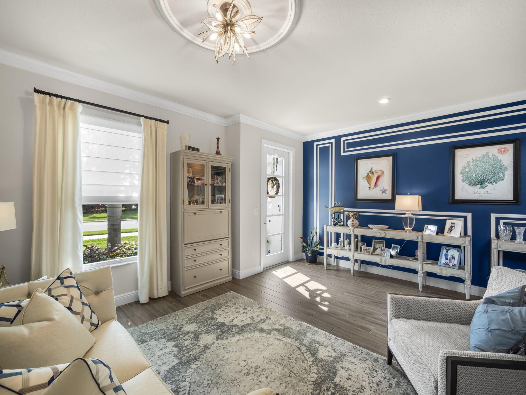 708 SW Riverwatch Place