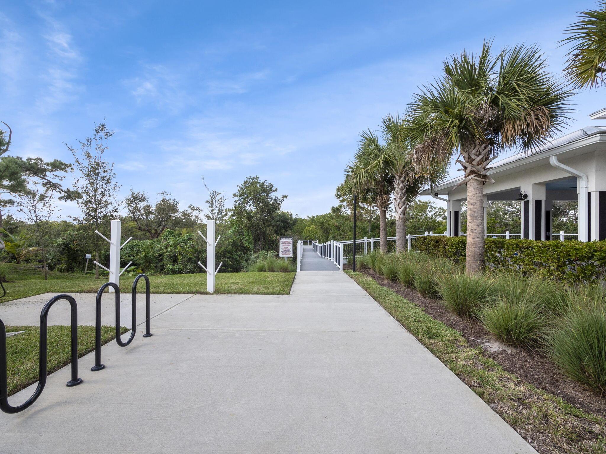 708 SW Riverwatch Place