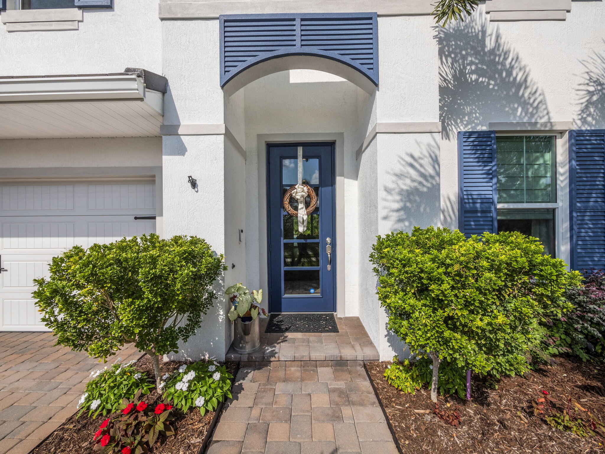 708 SW Riverwatch Place