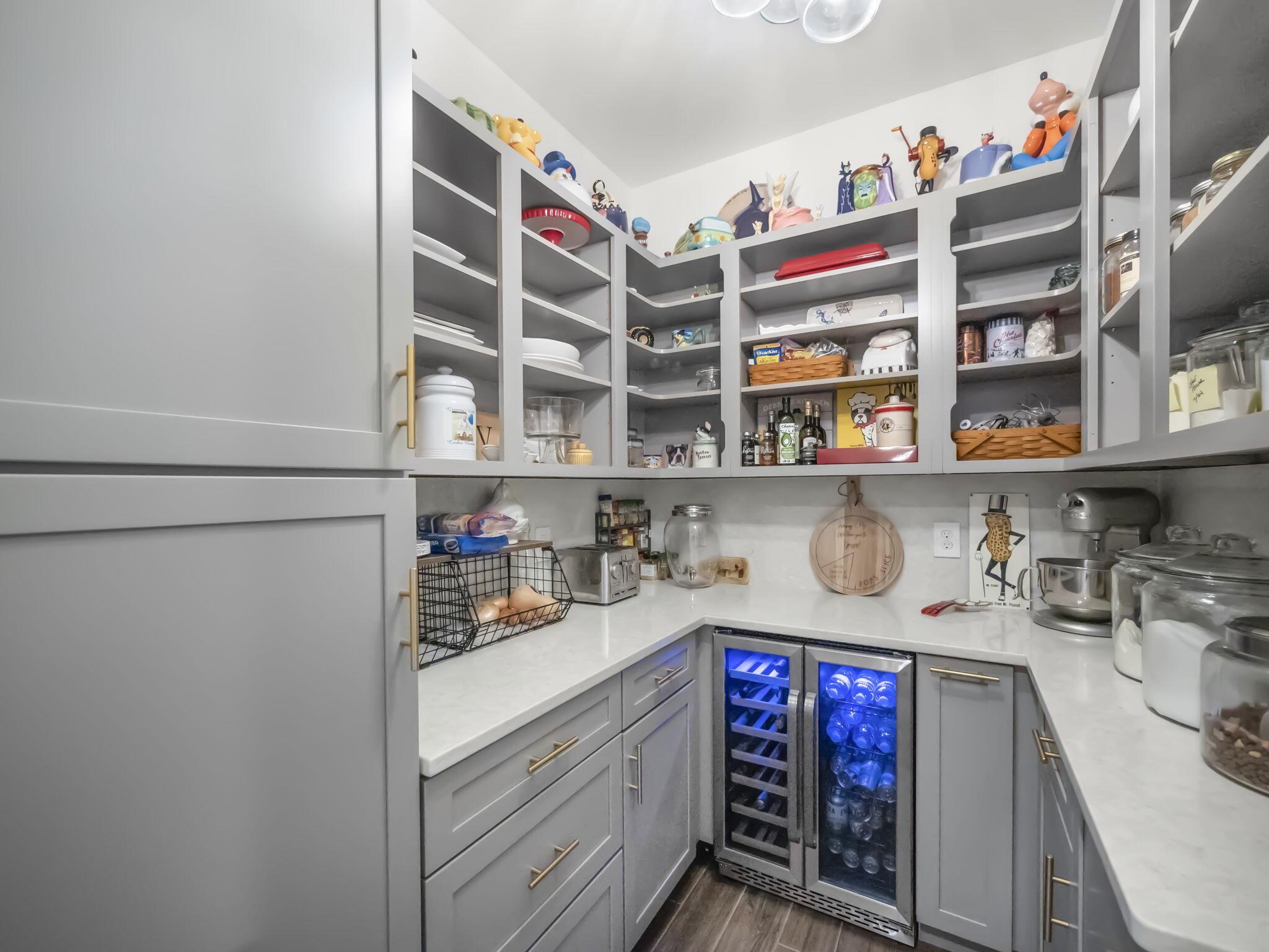 708 SW Riverwatch Place