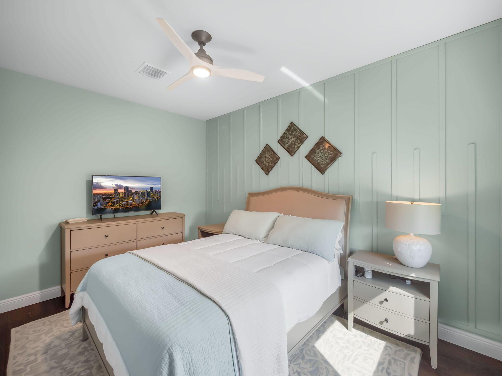 708 SW Riverwatch Place