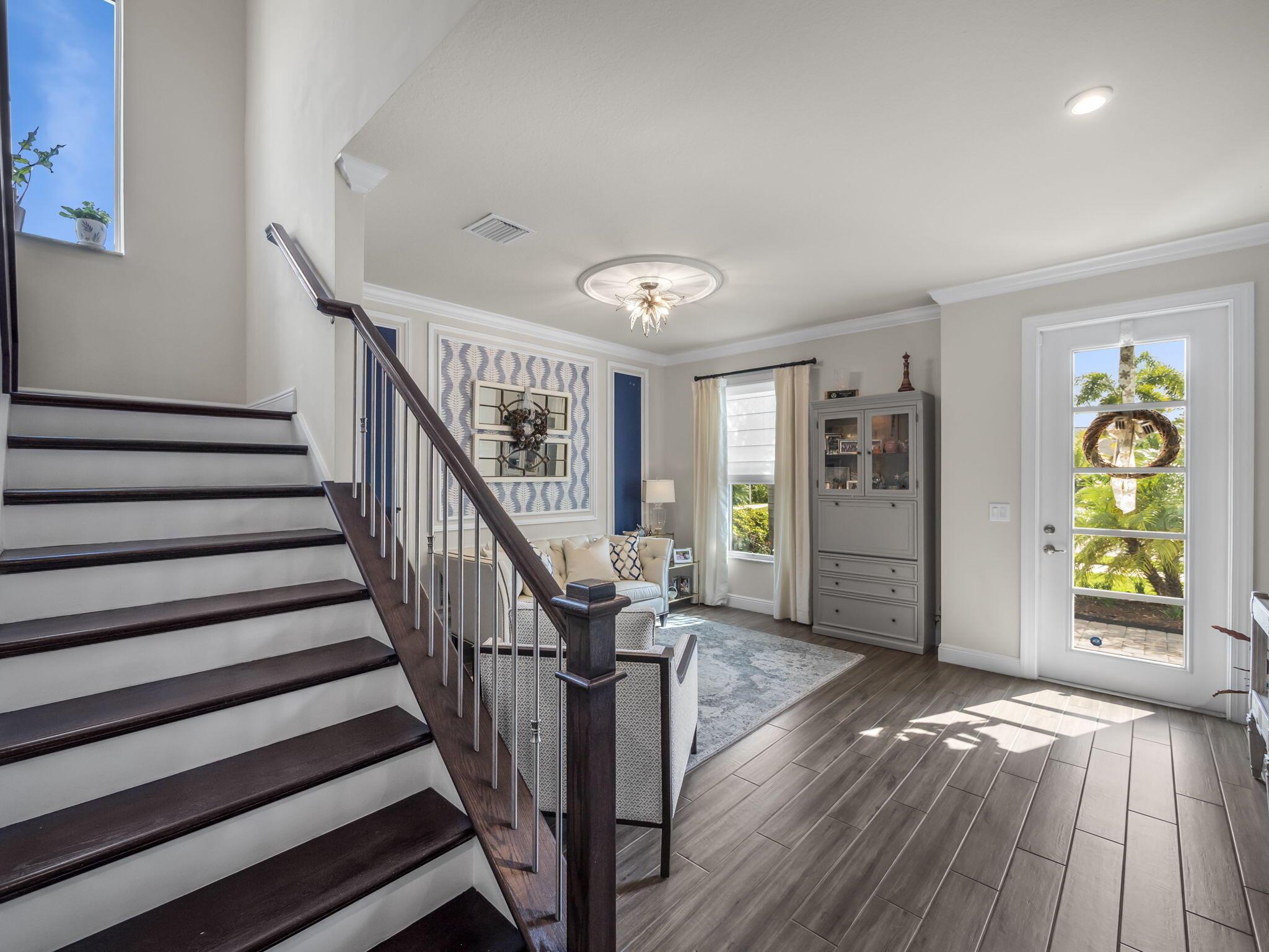 708 SW Riverwatch Place