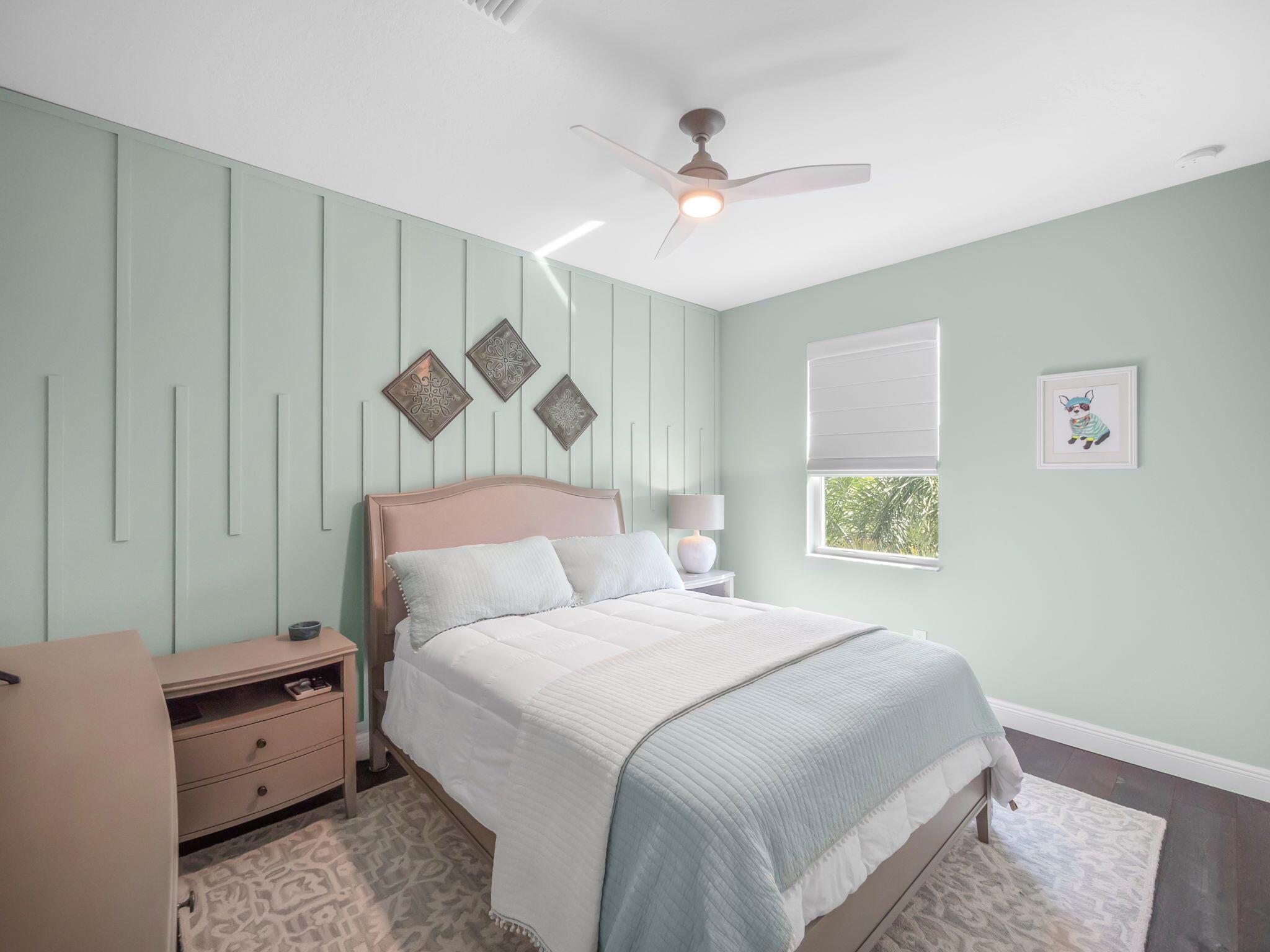 708 SW Riverwatch Place