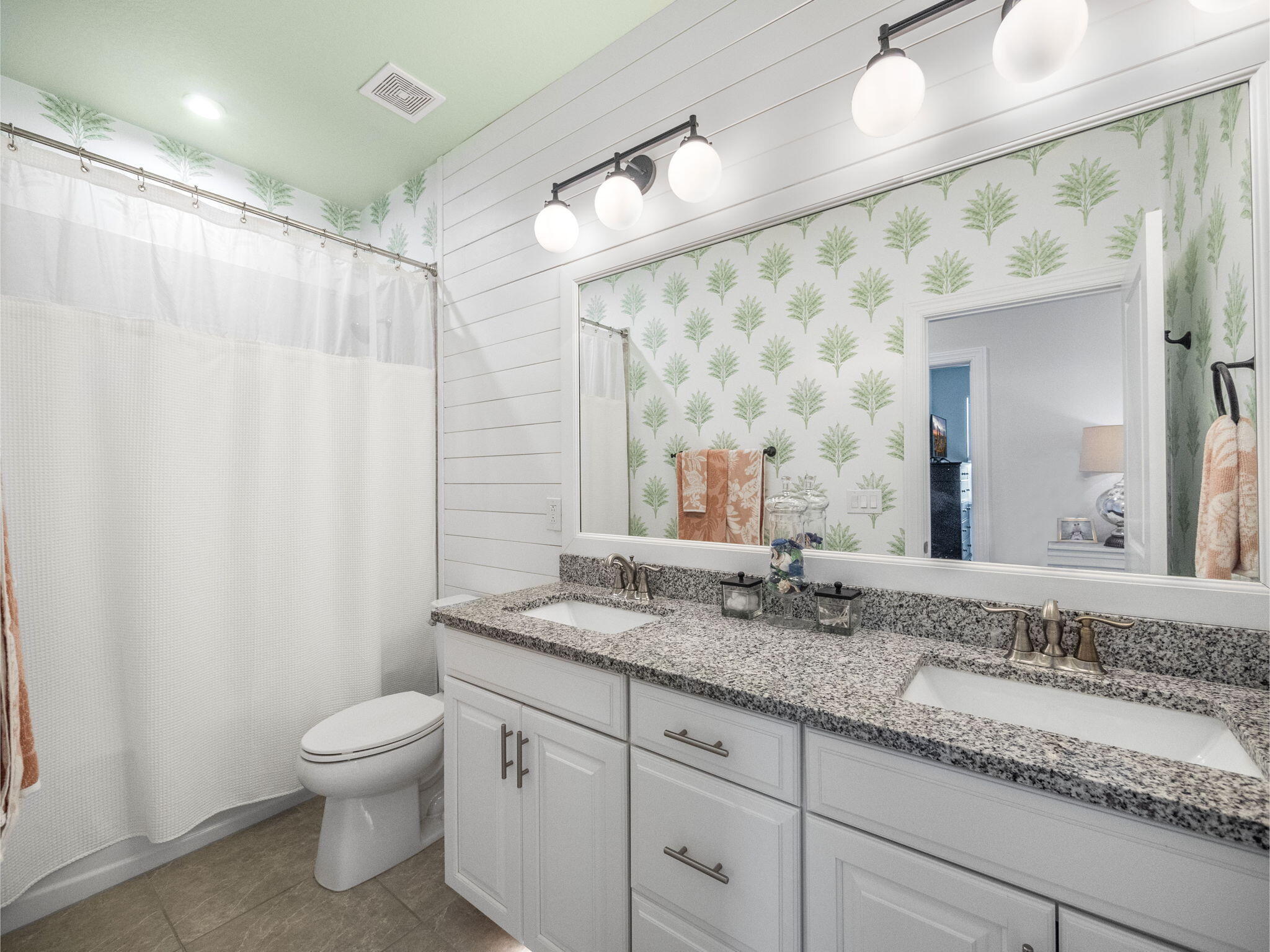 708 SW Riverwatch Place