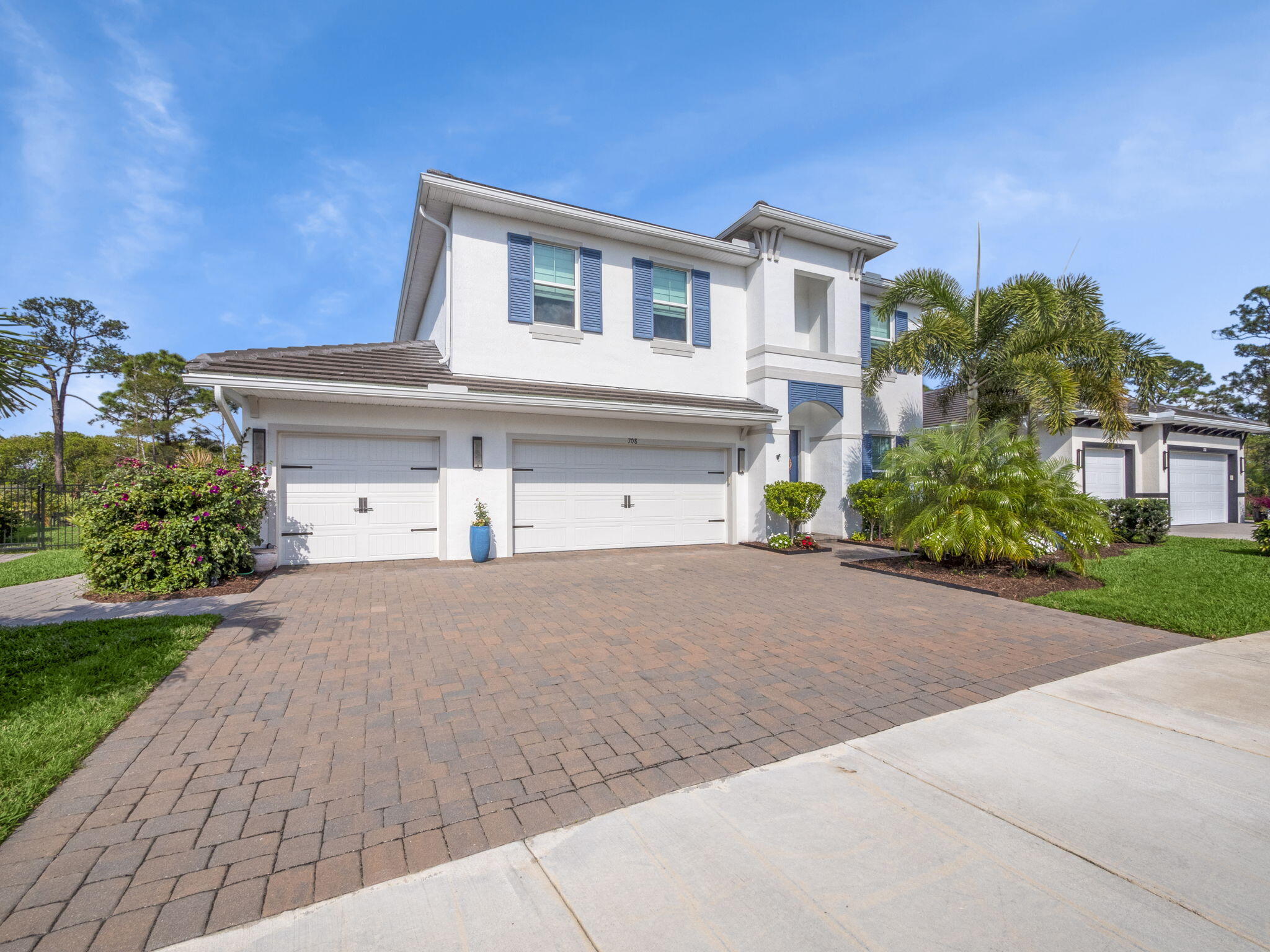 708 SW Riverwatch Place