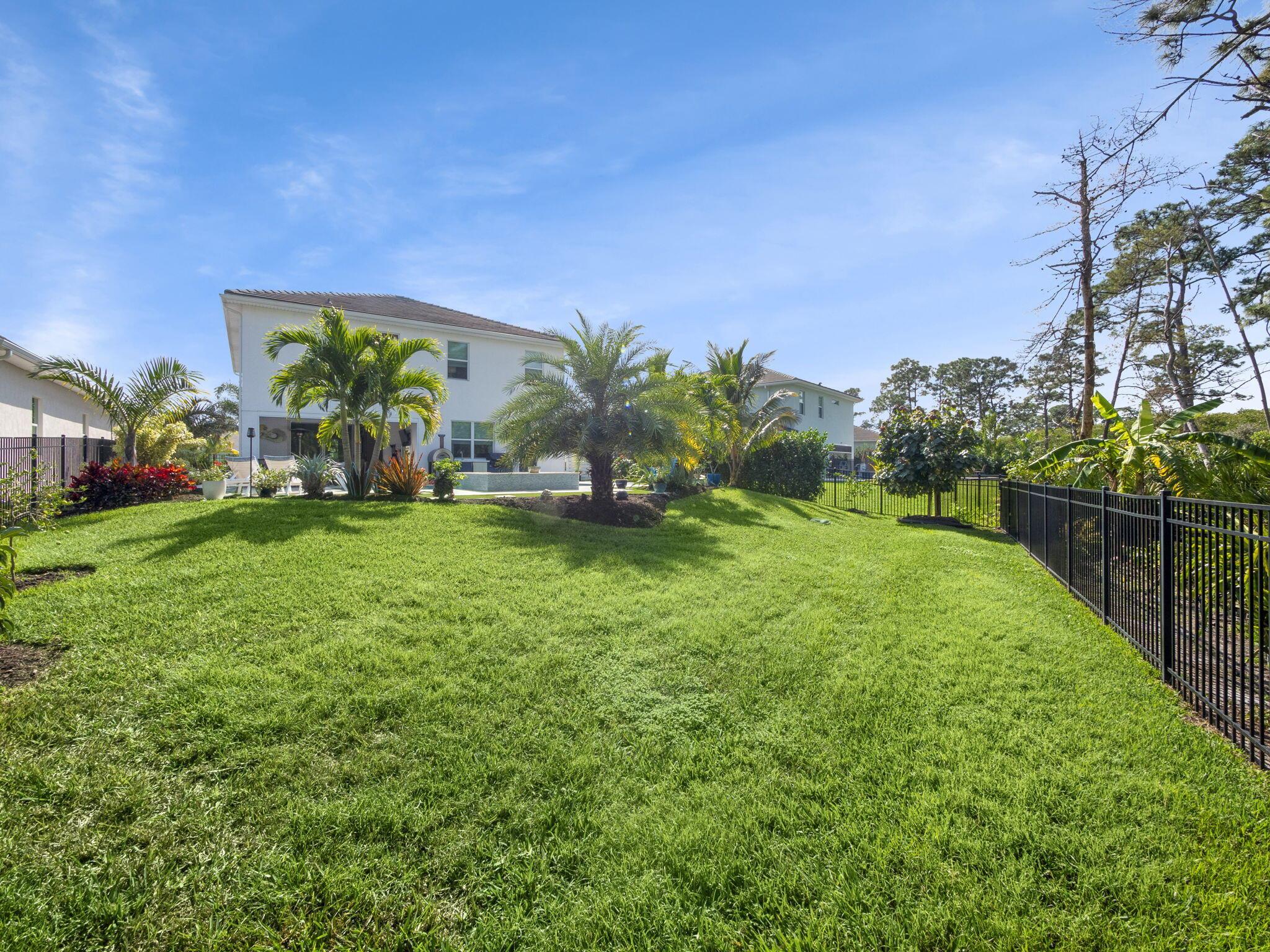 708 SW Riverwatch Place