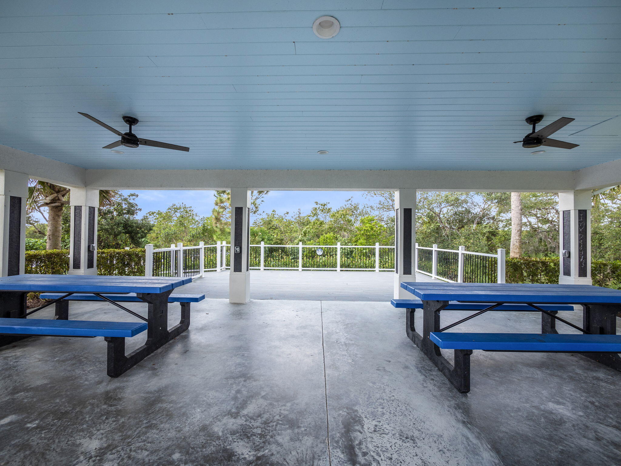 708 SW Riverwatch Place