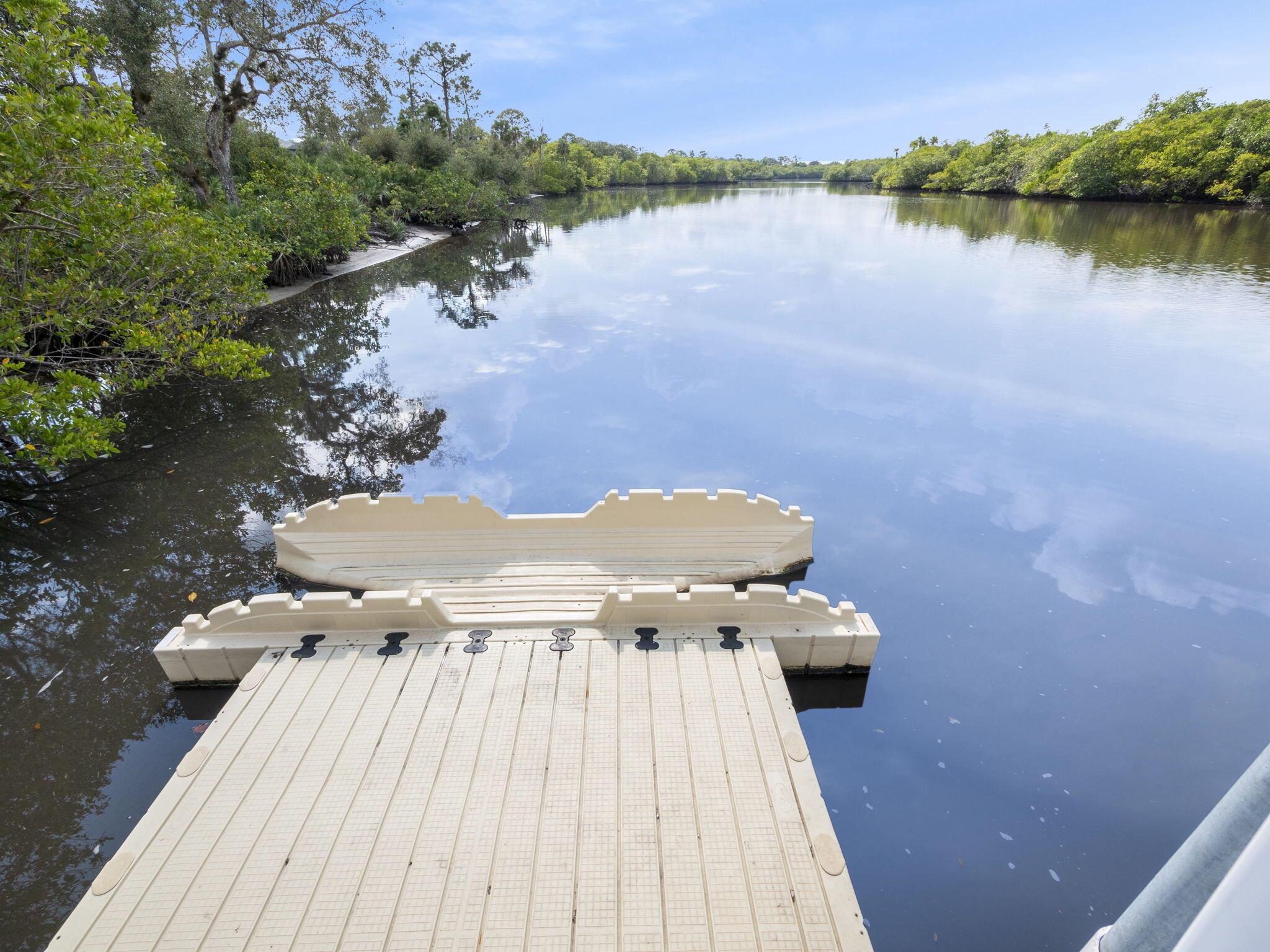 708 SW Riverwatch Place