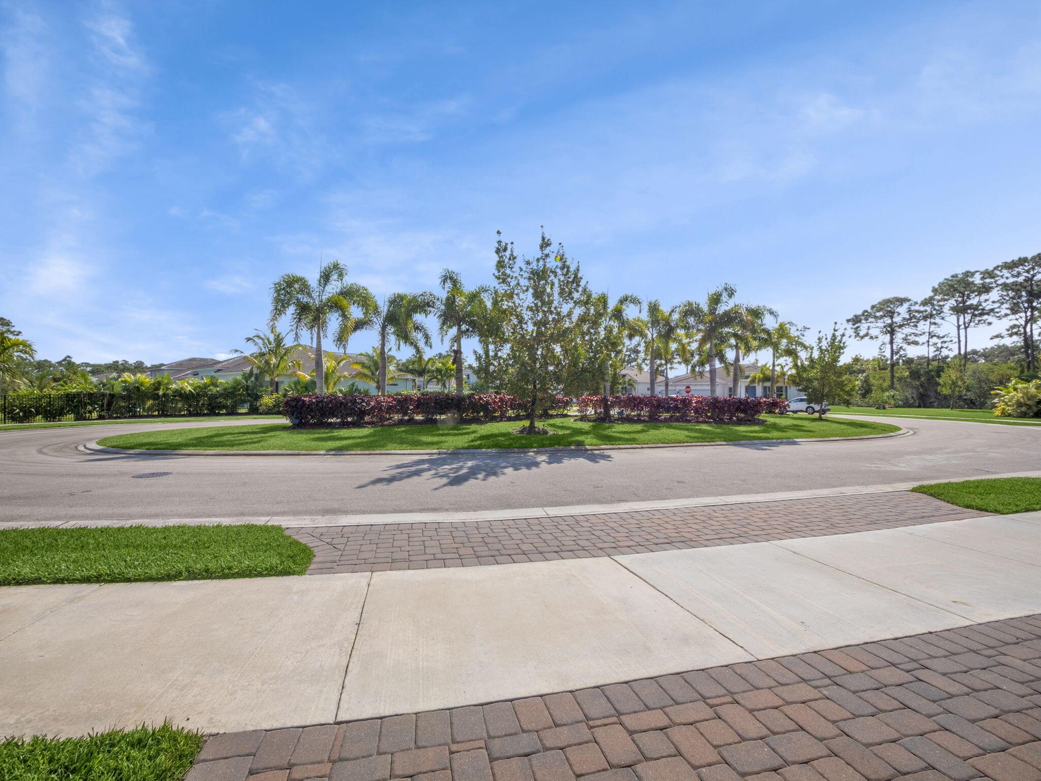 708 SW Riverwatch Place