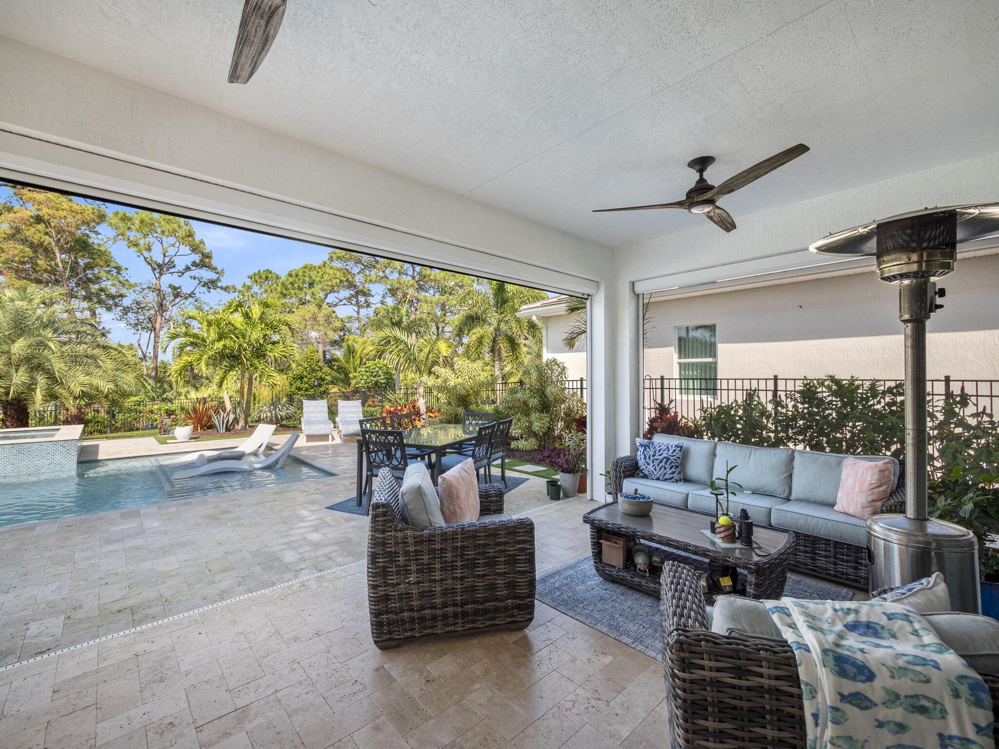 708 SW Riverwatch Place