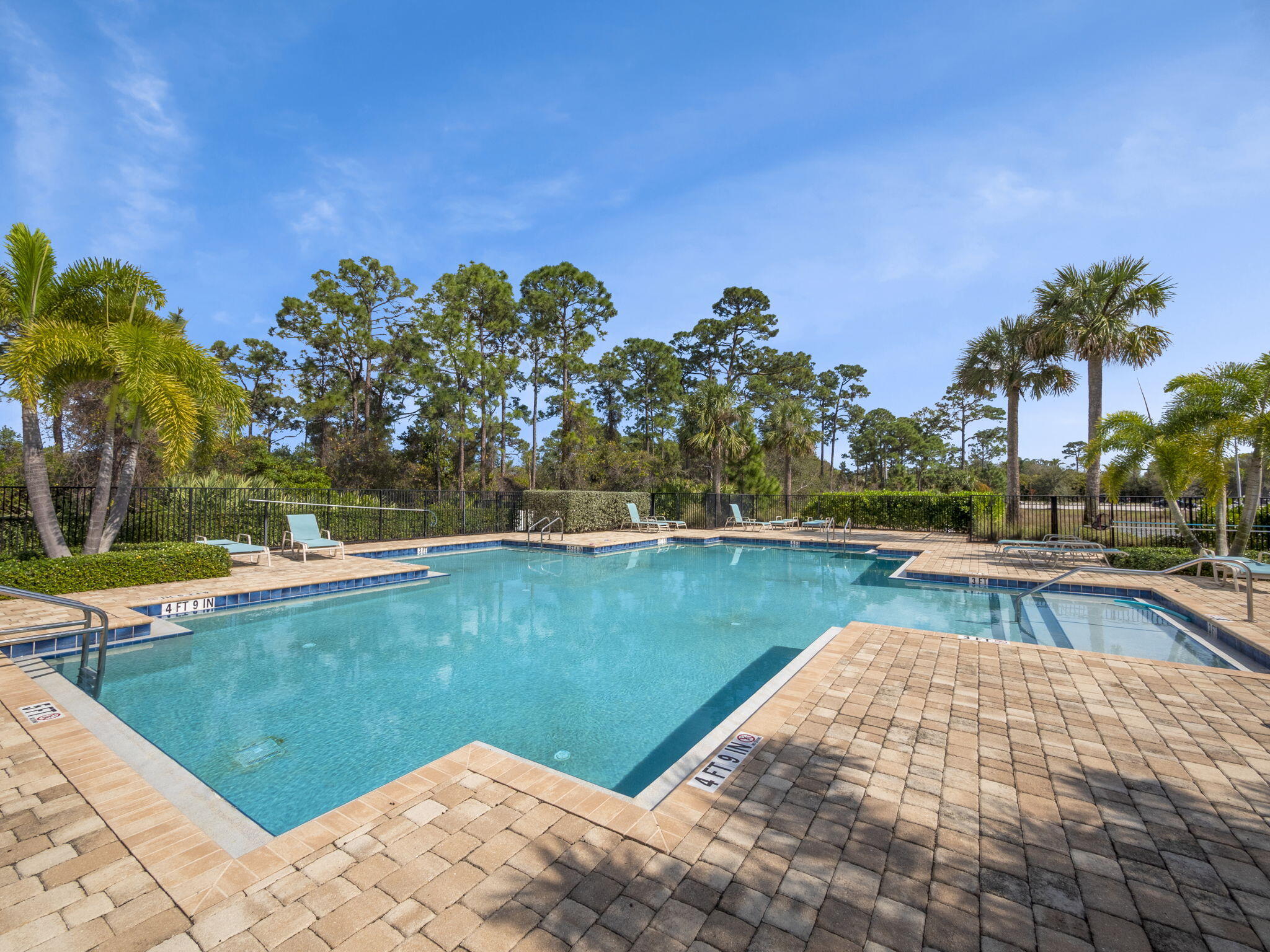 708 SW Riverwatch Place