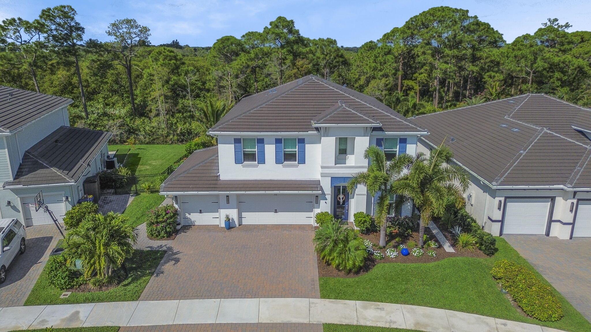 708 SW Riverwatch Place