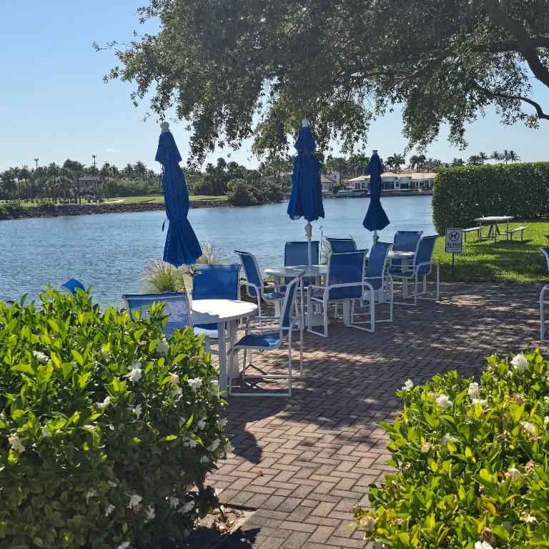 336 Golfview Road 406, North Palm Beach Unit: 406