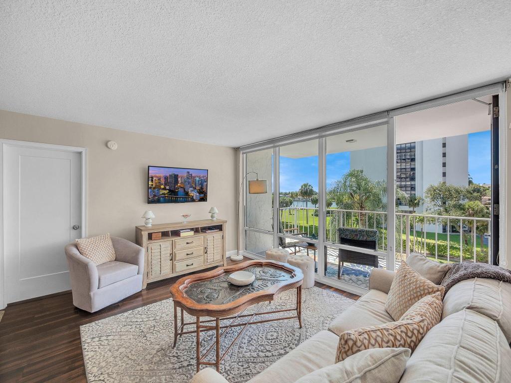 336 Golfview Road 406, North Palm Beach Unit: 406