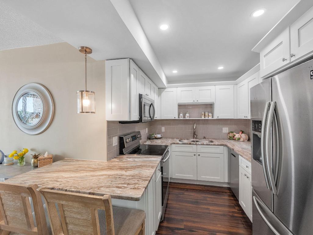 336 Golfview Road 406, North Palm Beach Unit: 406