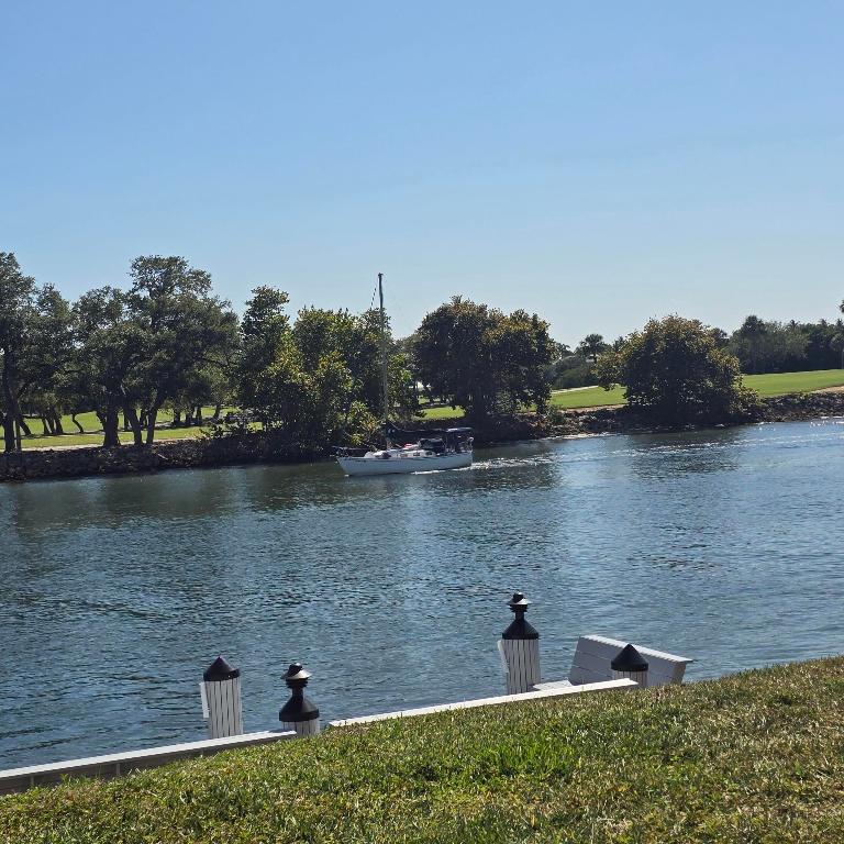 336 Golfview Road 406, North Palm Beach Unit: 406