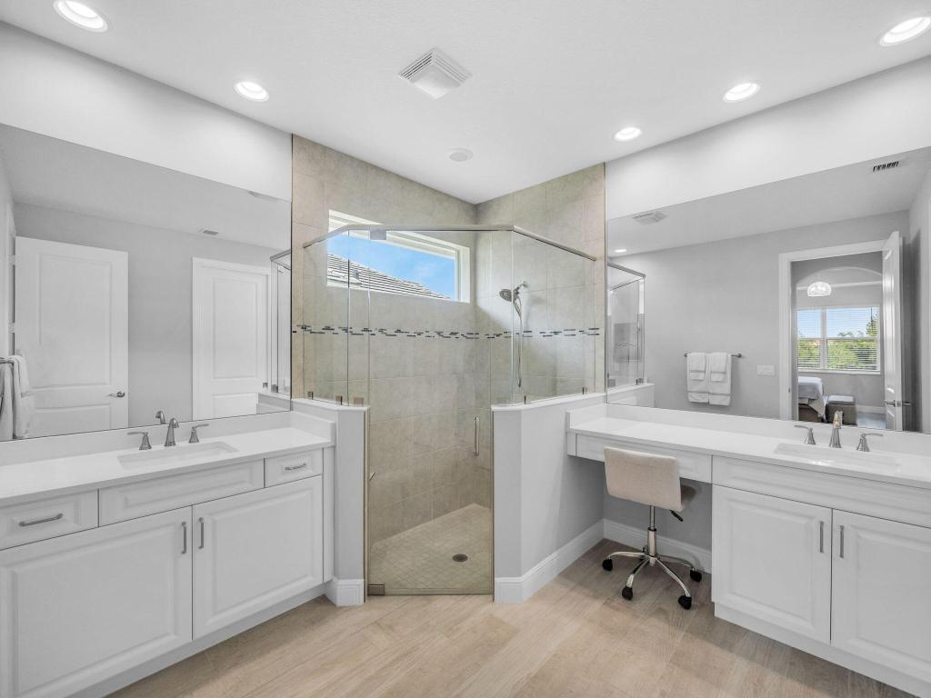 12495 SW Sunrise Lake Terrace