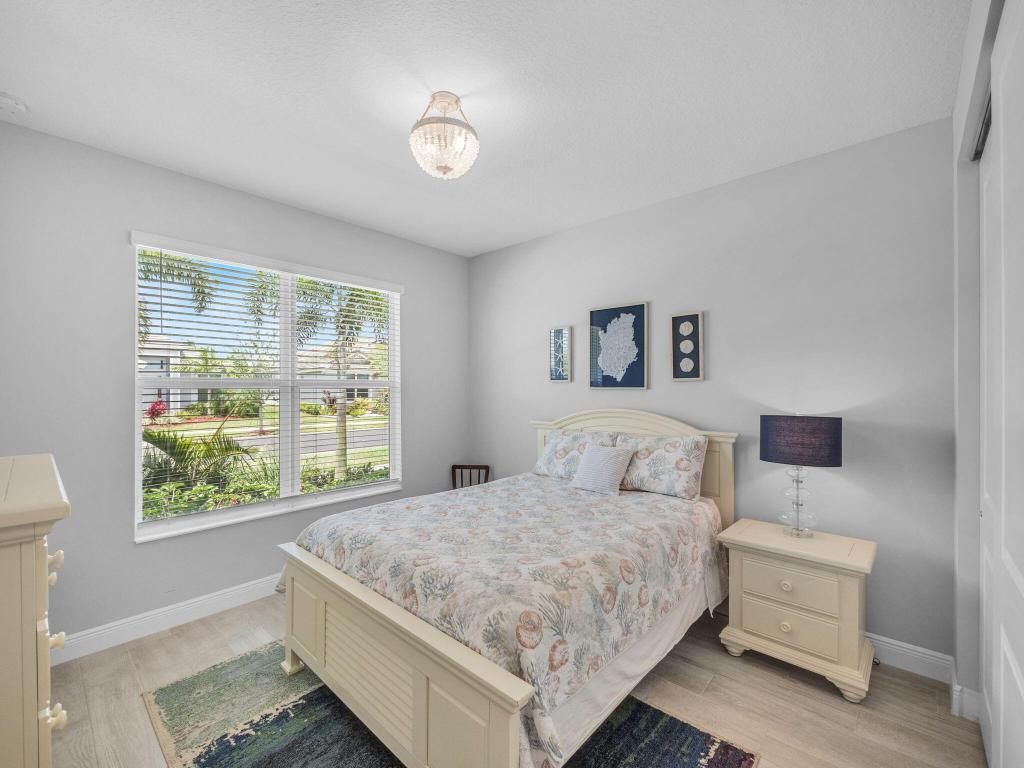 12495 SW Sunrise Lake Terrace