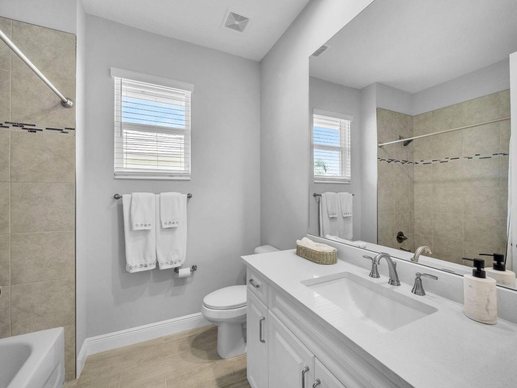 12495 SW Sunrise Lake Terrace