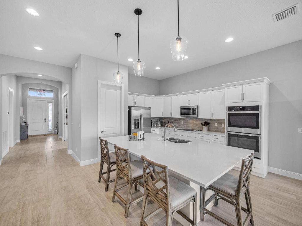 12495 SW Sunrise Lake Terrace