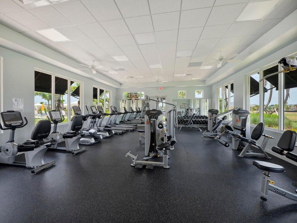 12495 SW Sunrise Lake Terrace