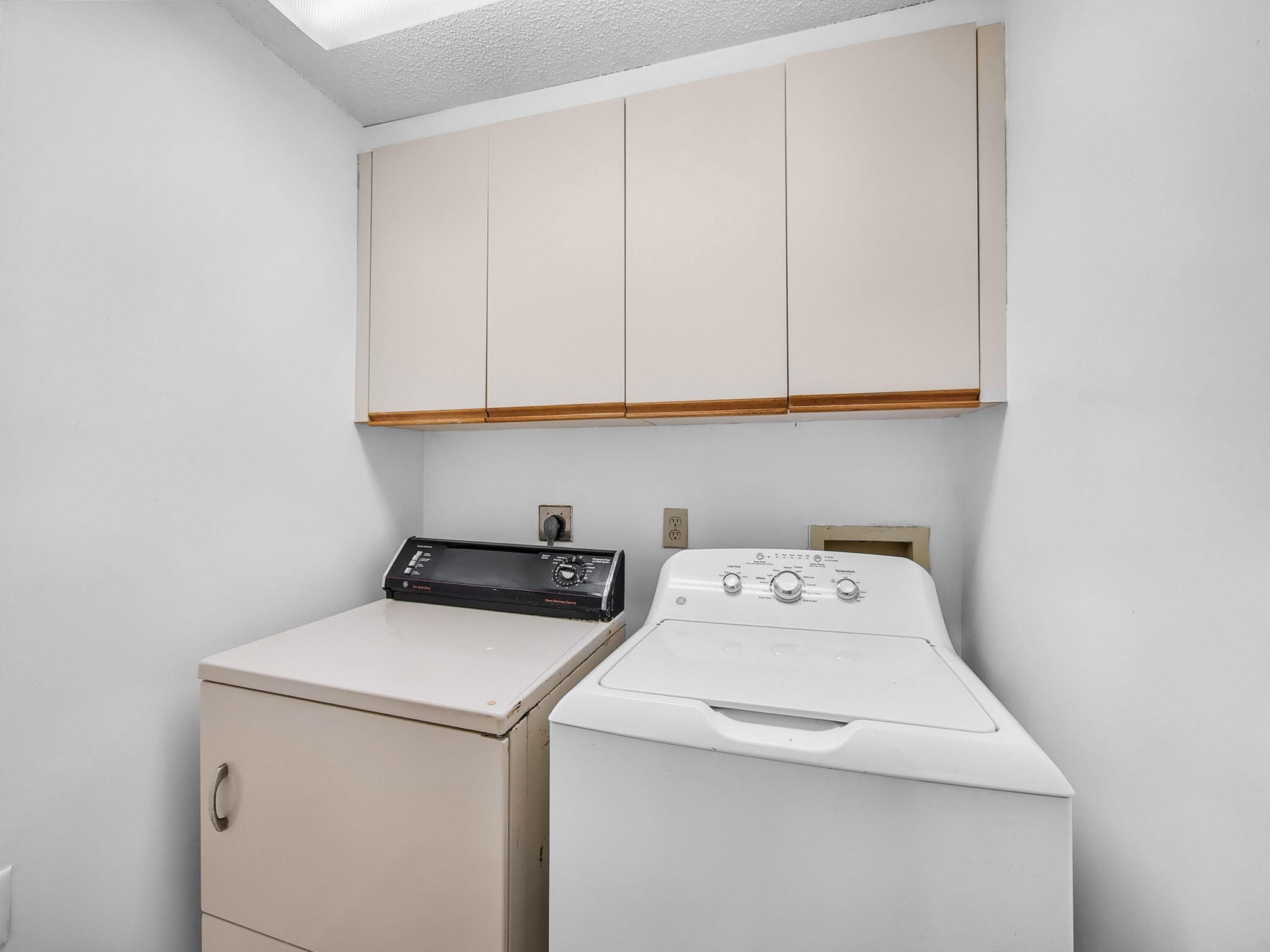 3961 SW Greenwood Way D