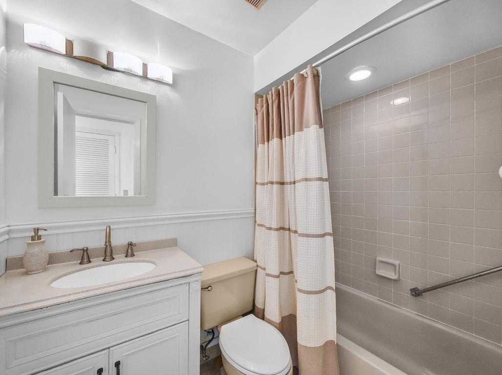 3961 SW Greenwood Way D