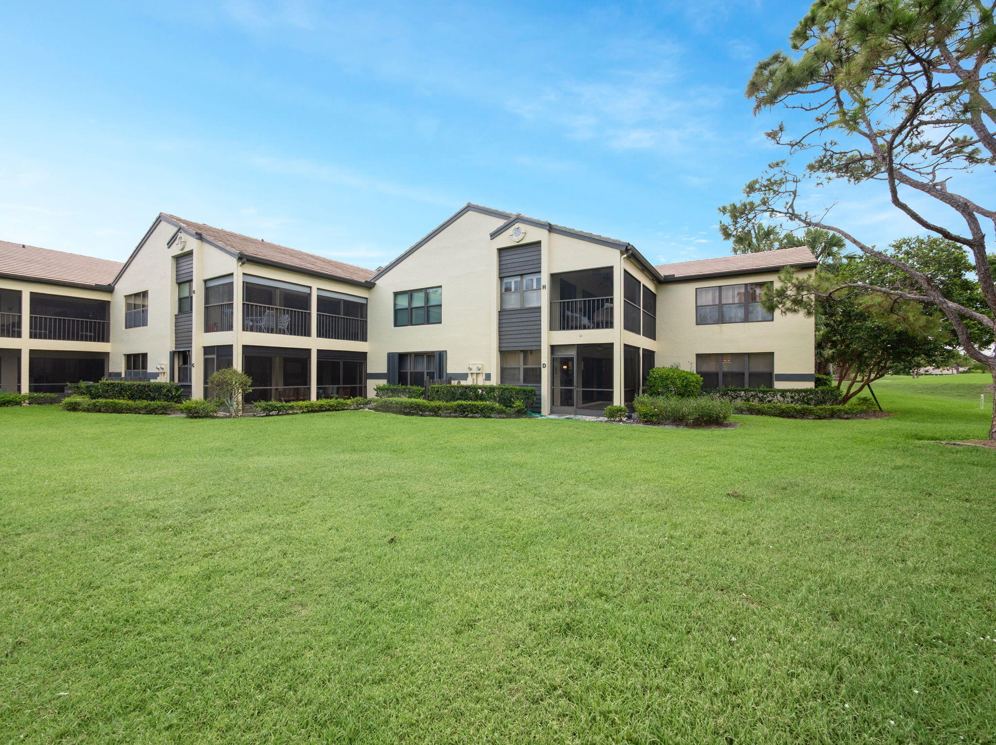 3961 SW Greenwood Way D