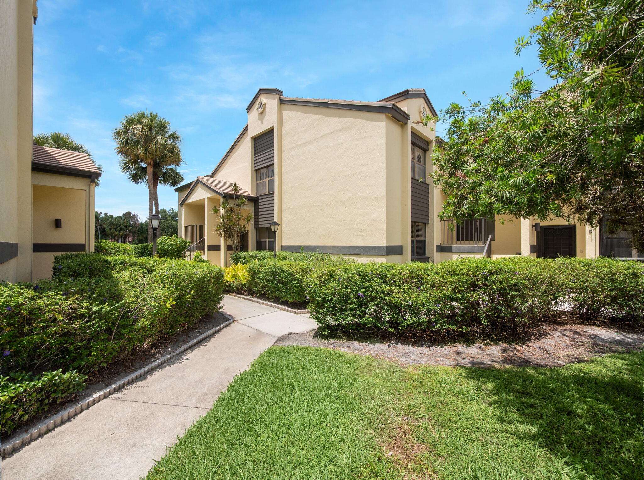 3961 SW Greenwood Way D