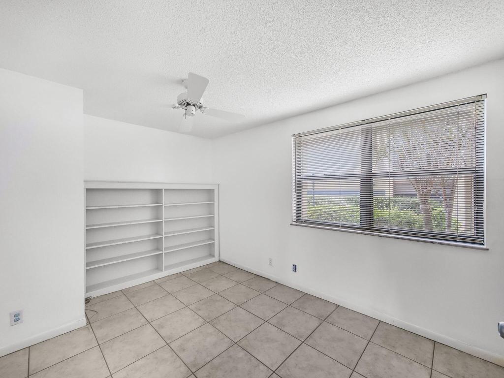 3961 SW Greenwood Way D