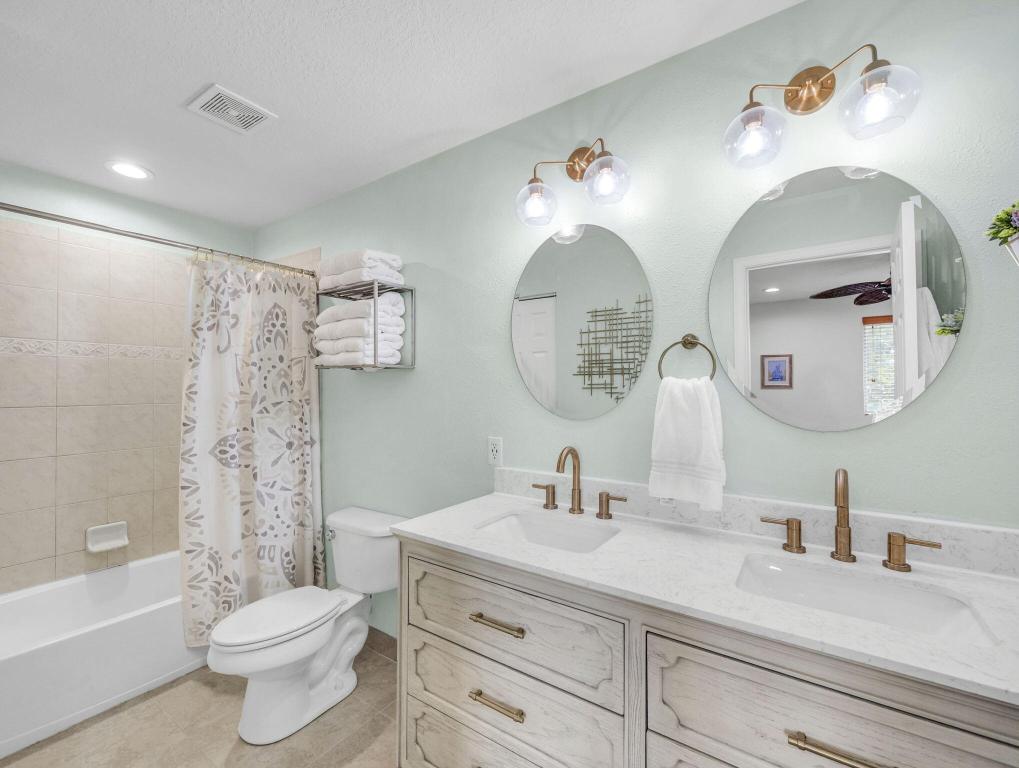 2544 SW Marshfield Court