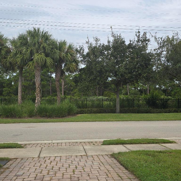 2544 SW Marshfield Court