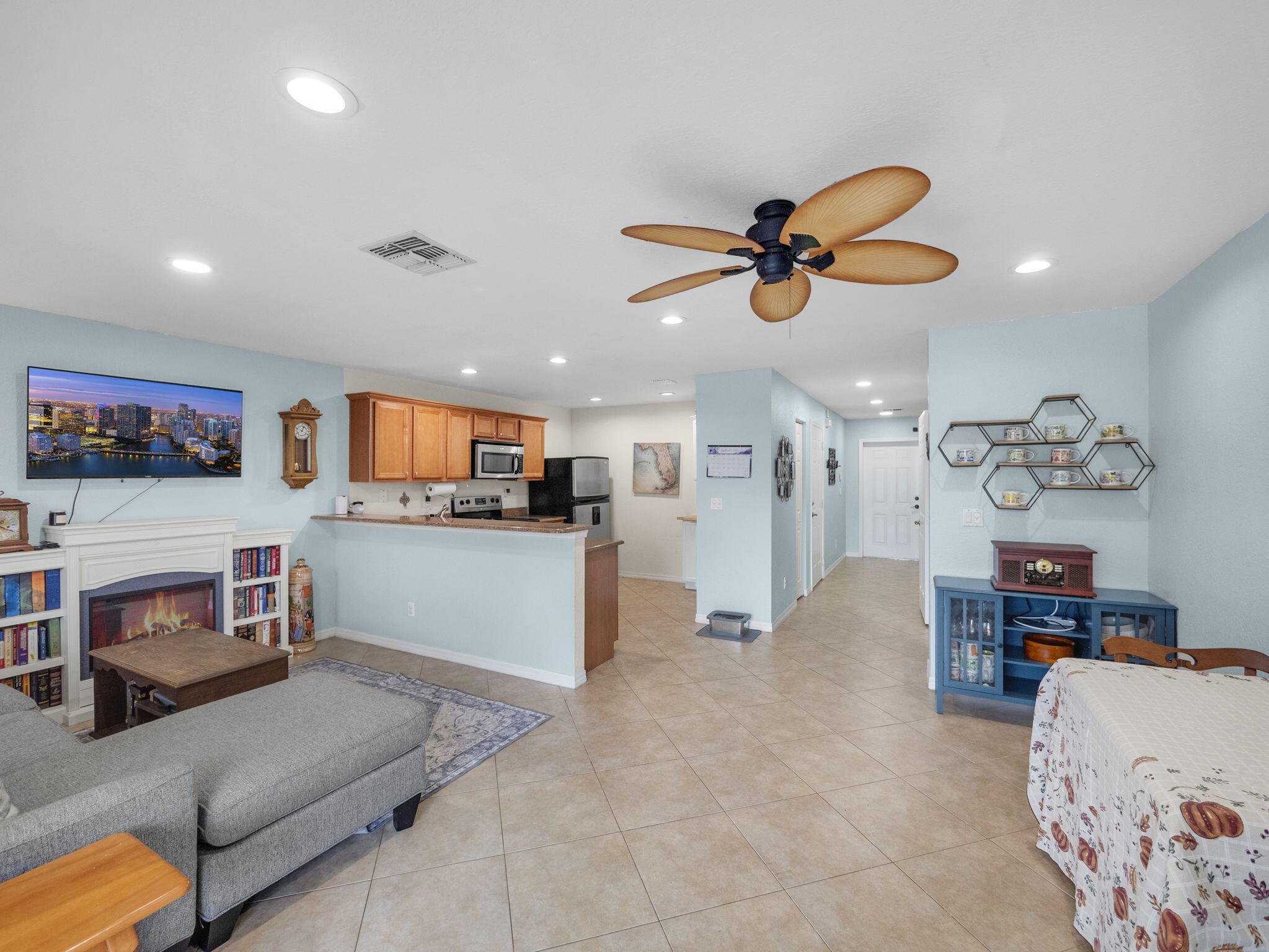 2544 SW Marshfield Court