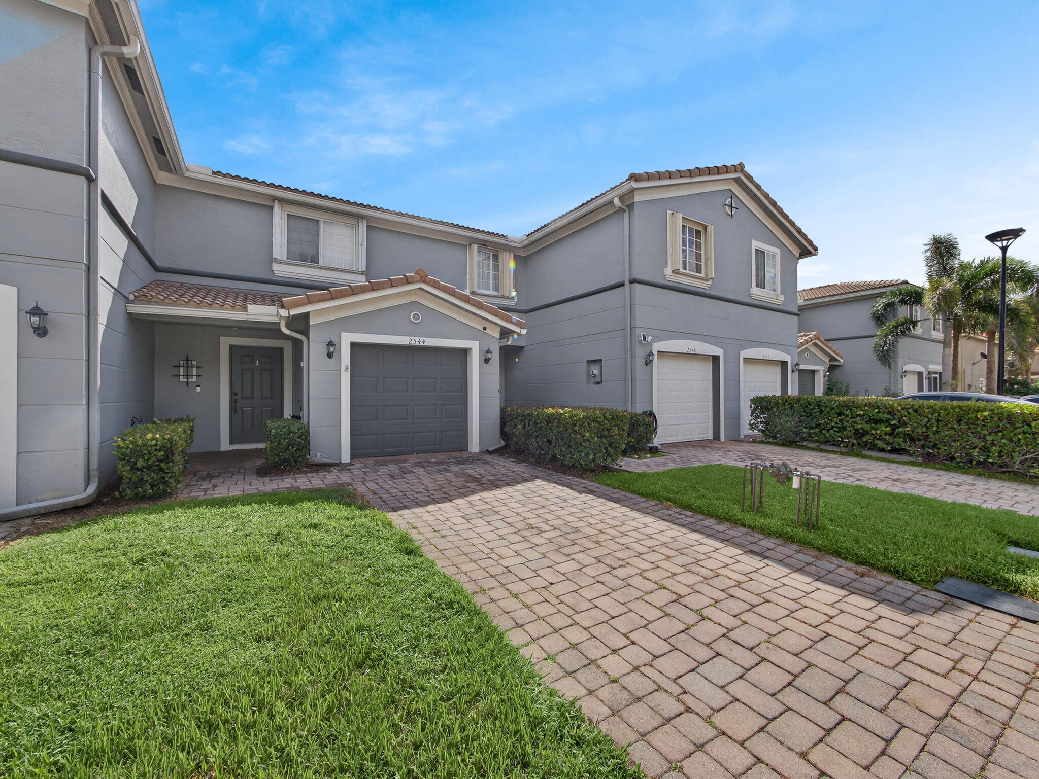 2544 SW Marshfield Court