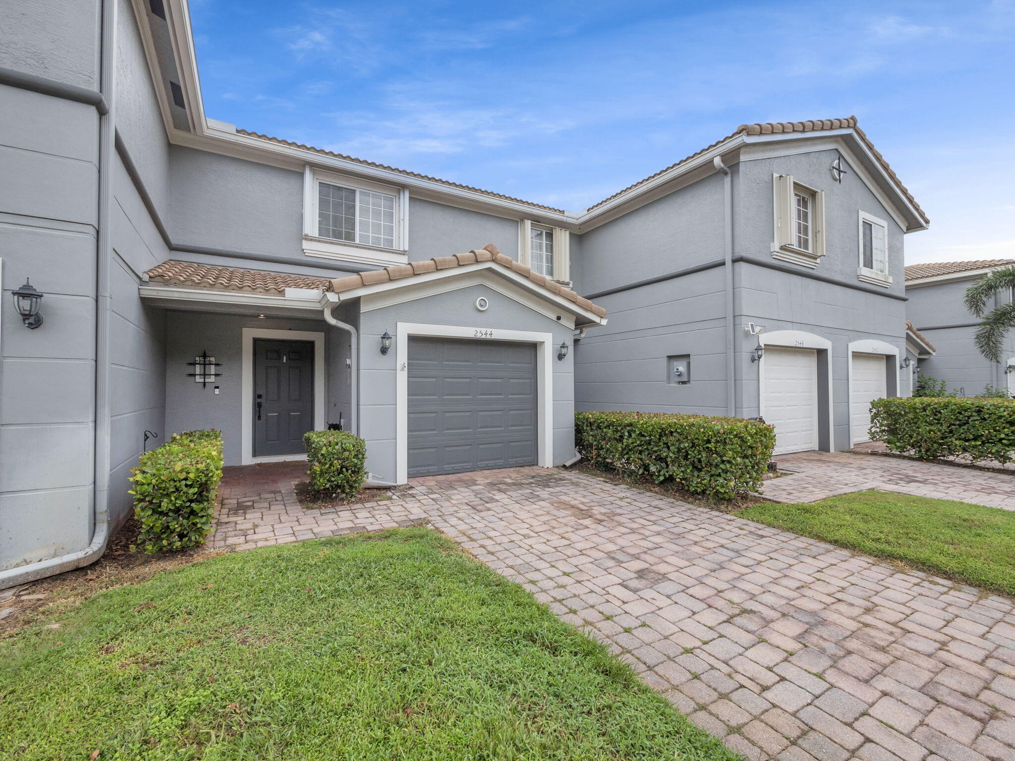 2544 SW Marshfield Court
