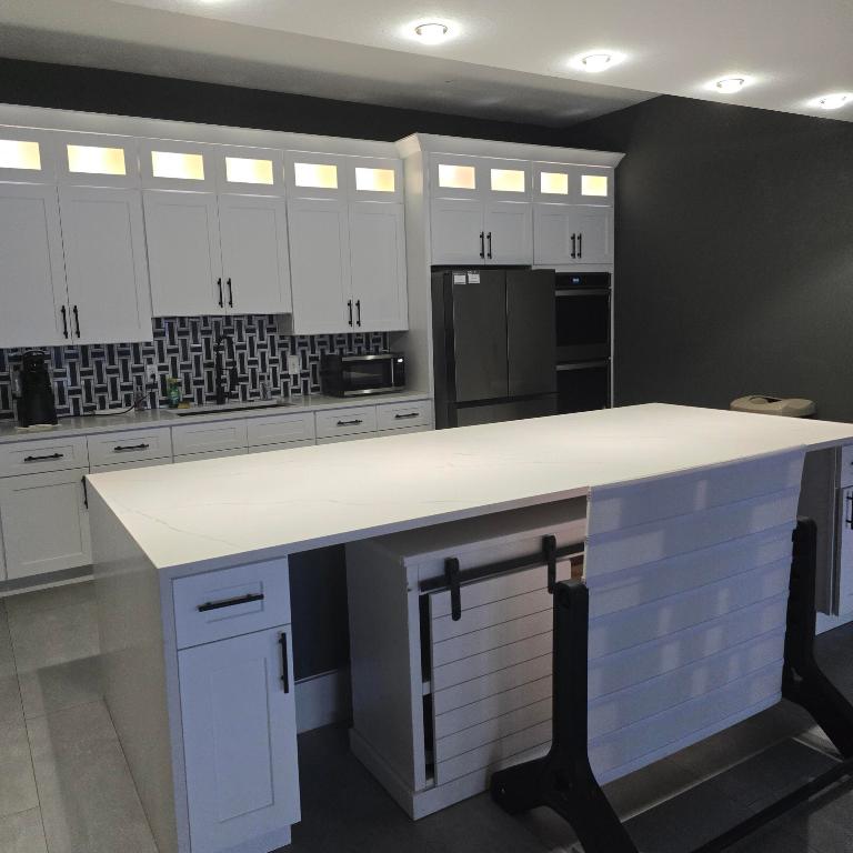 2544 SW Marshfield Court