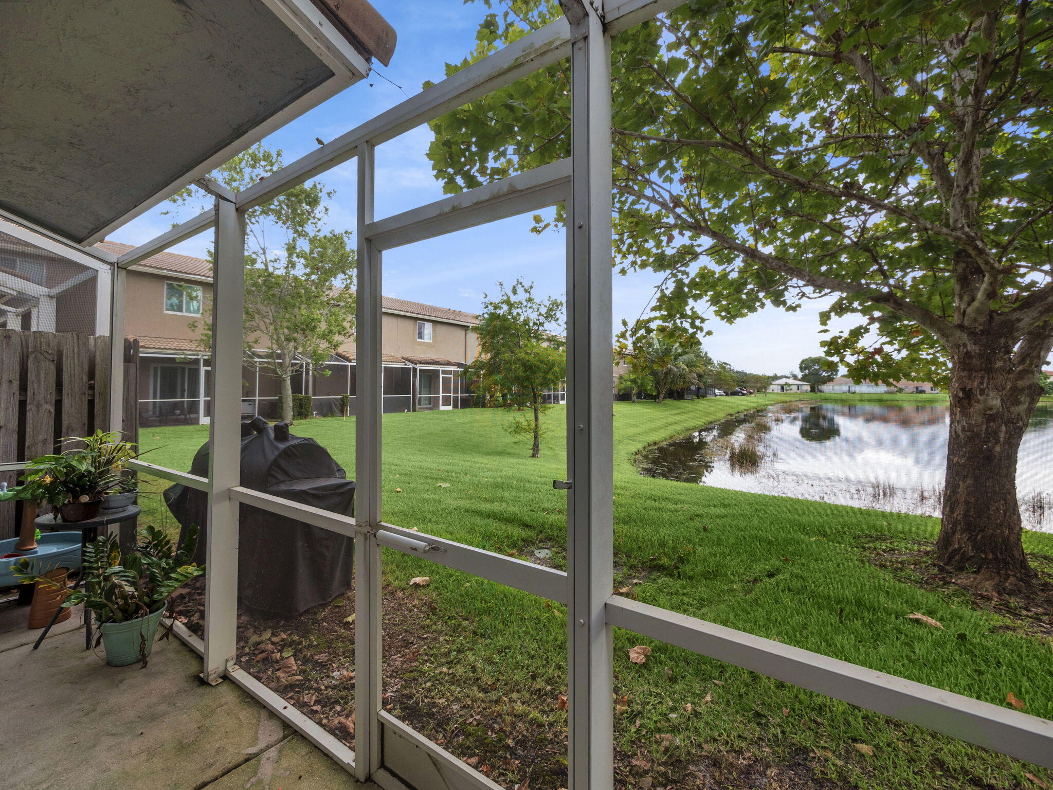 2544 SW Marshfield Court
