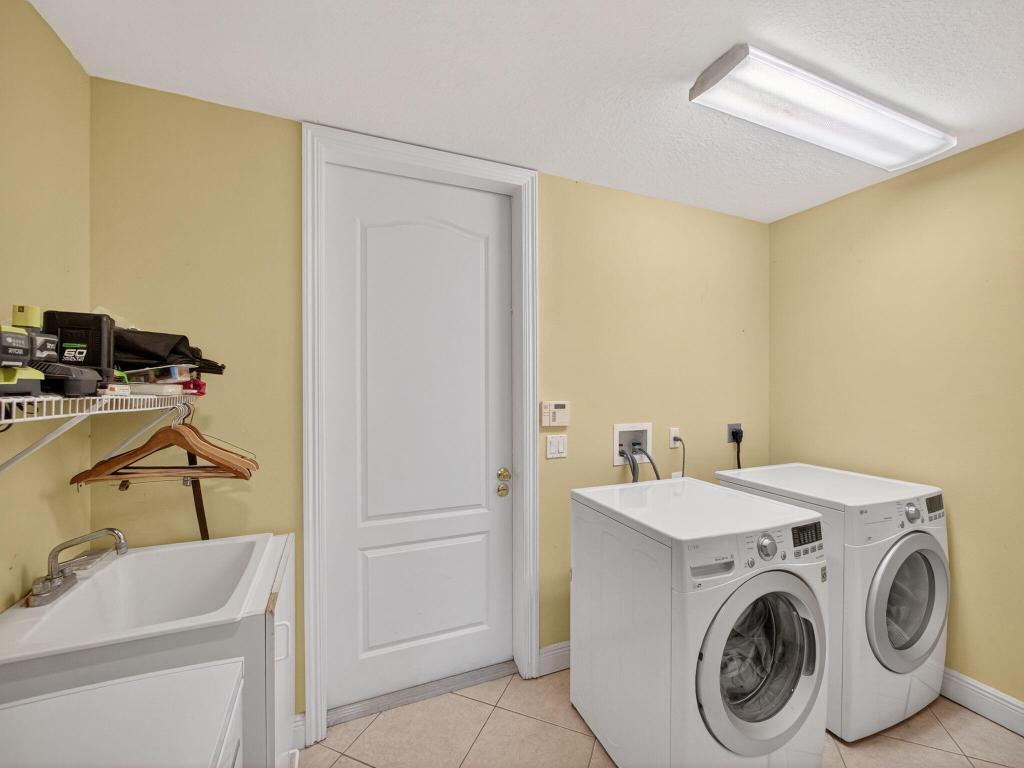 7820 SW Saddlebrook Drive