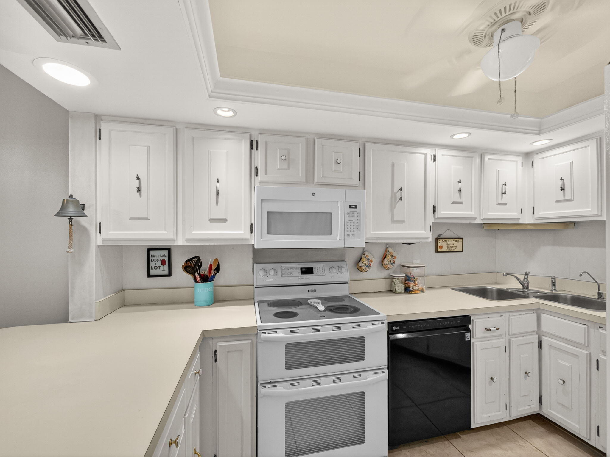 2400 S Ocean Drive 3426