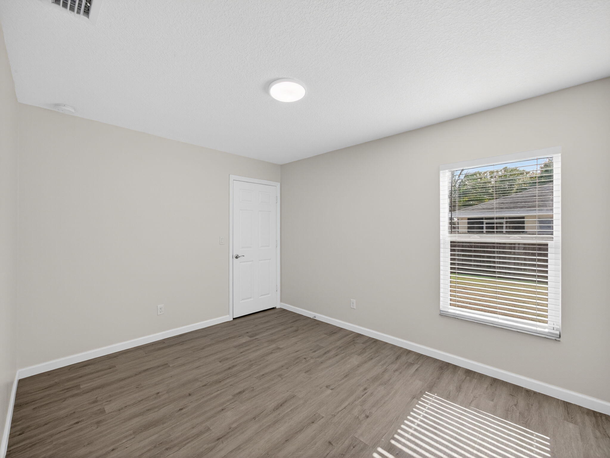 1633 SW Diamond Street