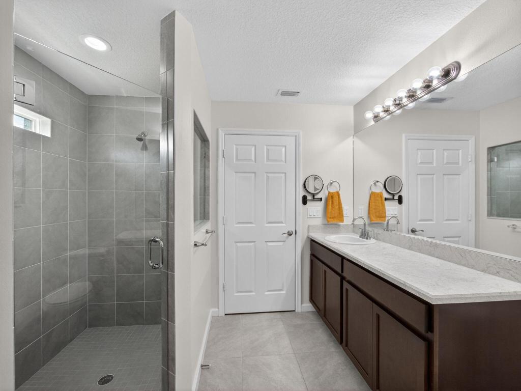 1633 SW Diamond Street