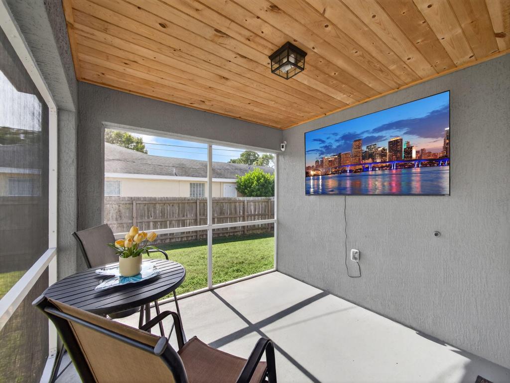 1633 SW Diamond Street